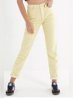 BDG Urban Outfitters Mom High Rise Butter Yellow Corduroy Pants Size 29